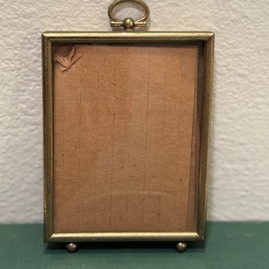 Vintage Brass Bubble Glass 3.5x4.5 Picture Frame