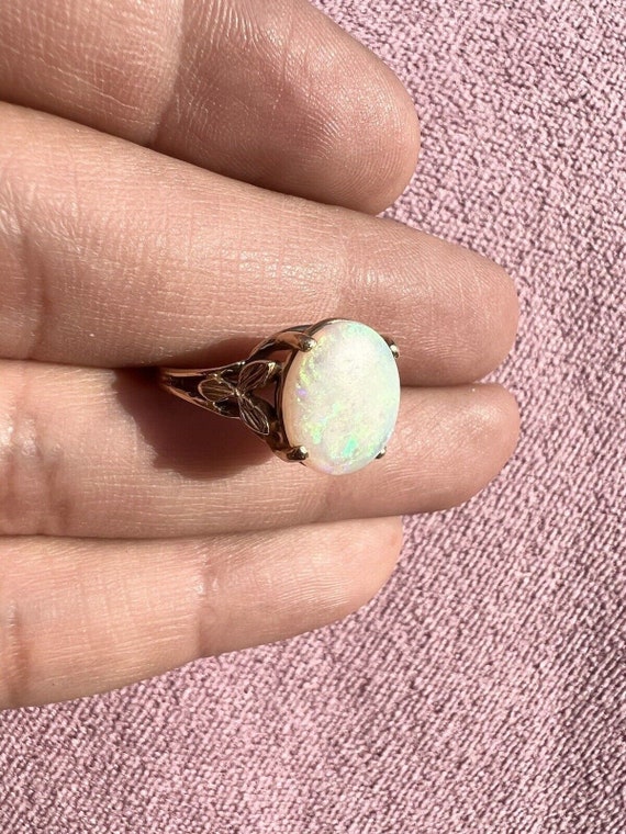 Vintage solid 14k yellow gold Australian Opal Ring - image 2