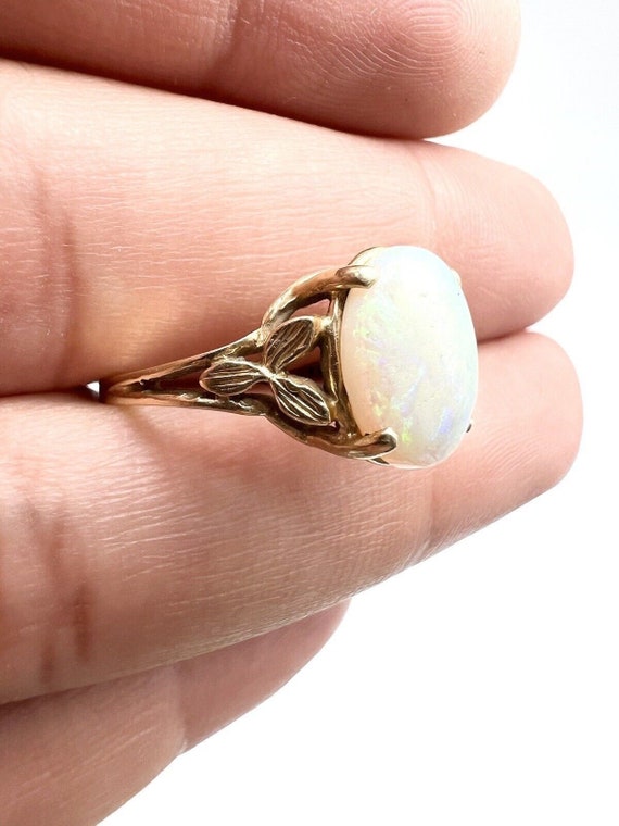 Vintage solid 14k yellow gold Australian Opal Ring - image 8