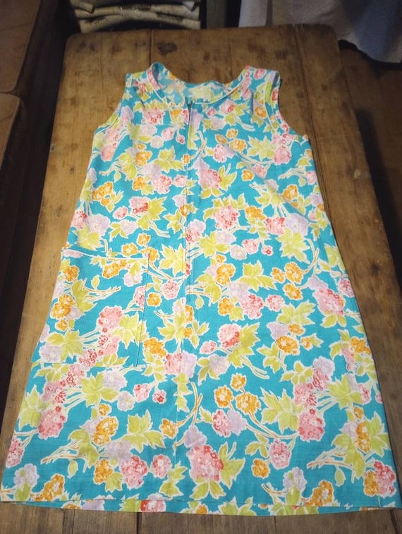 Vintage moo moo style house dress