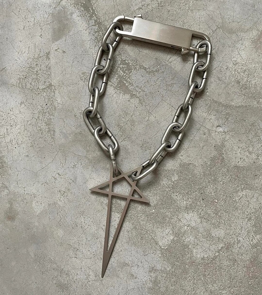 Rick owens pentagram choker deals