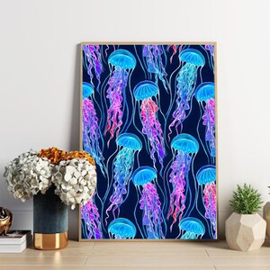 Plakat Méduse arc-en-ciel luminescente sur bleu marine