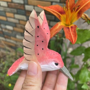 Wooden Carving Hummingbirds Sculpture, Hummingbirds Ornament,Office Decor, Gift for Her,Yard Decoration