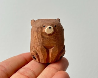 黒クマの木製置物｜手彫りのミニ野生動物彫刻装飾 - Etsy 日本