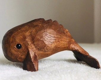木製ジンベイザメの置物、野生動物の芸術彫刻、サメのコレクション