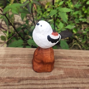 Handmade Wooden Carving Bird Sculpture Hand Carved Wood Bird Figurine Christmas Gift Wood Statue Room Decor Tree Decor Garden Outdoor Decor