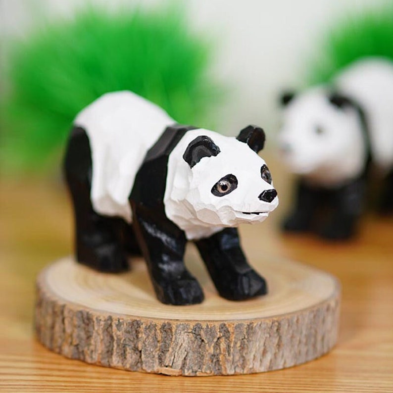 Panda en bois fait main, figurine de panda, sculpture sur bois, sculpté à la main, ornements de panda, amoureux des pandas, cadeau panda, sculpture de panda, cadeau de Noël image 1