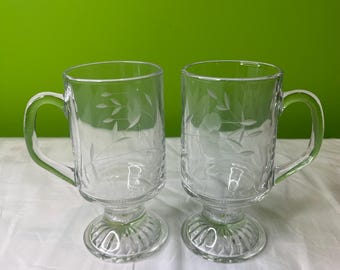 Tazas de café irlandesas vintage de Princess House Heritage con motivos florales grabados (motivos de enredaderas, hojas y flores) ~ Juego de 2