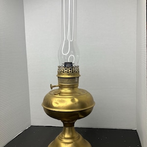 Lámpara de queroseno de latón Rayo, iluminación de aceite vintage repintada