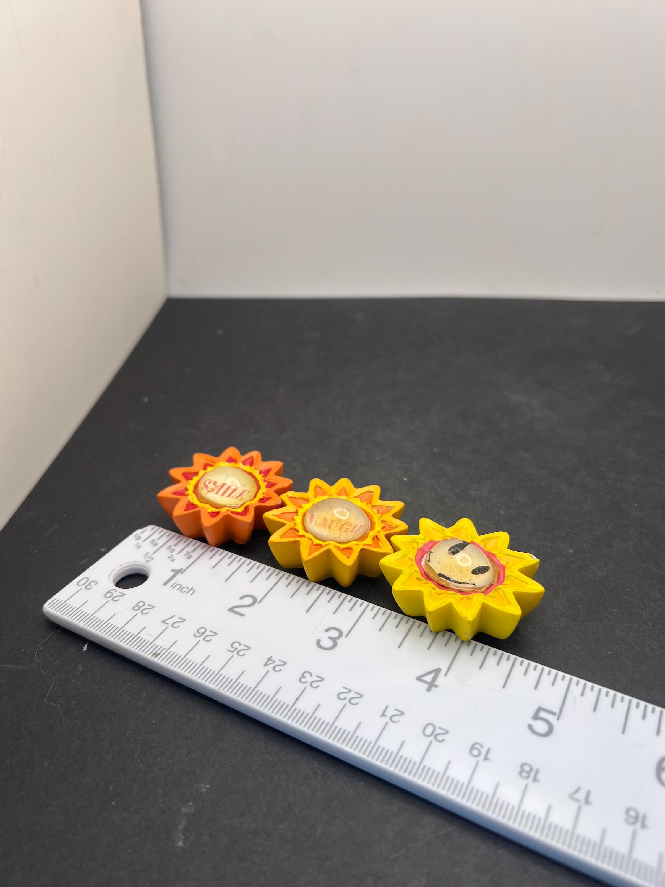 ヴィンテージの花型マグネット3個セット、笑い、笑顔、スマイリー