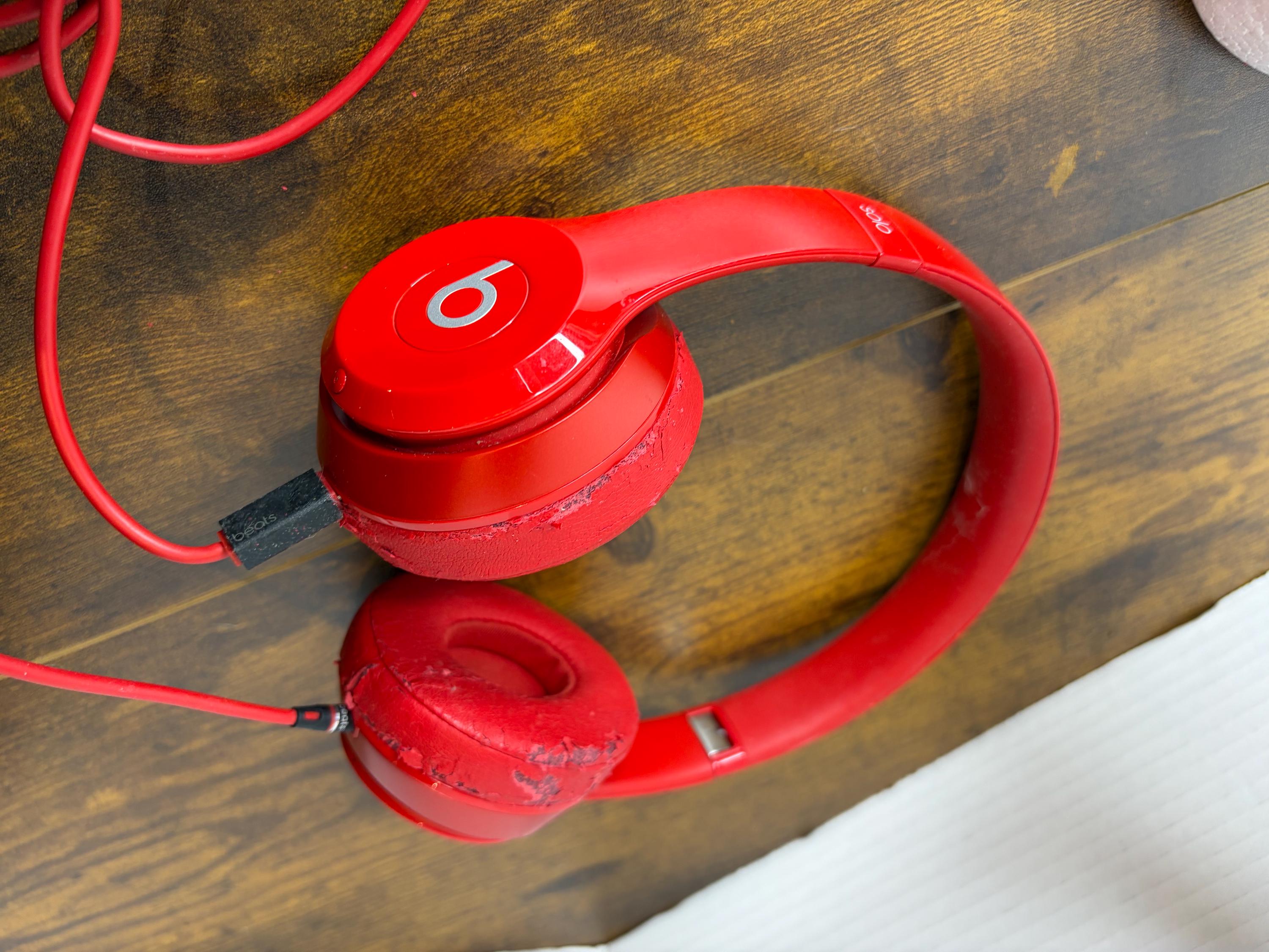 Beats by Dr. Dre Solo2 ワイヤレスオンイヤーヘッドホン（レッド