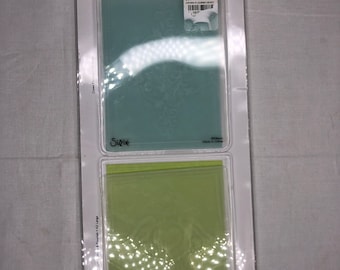 Conjunto de pastas de gravação Sizzix com 2 conjuntos de flores de coroa e asas de coração na embalagem original