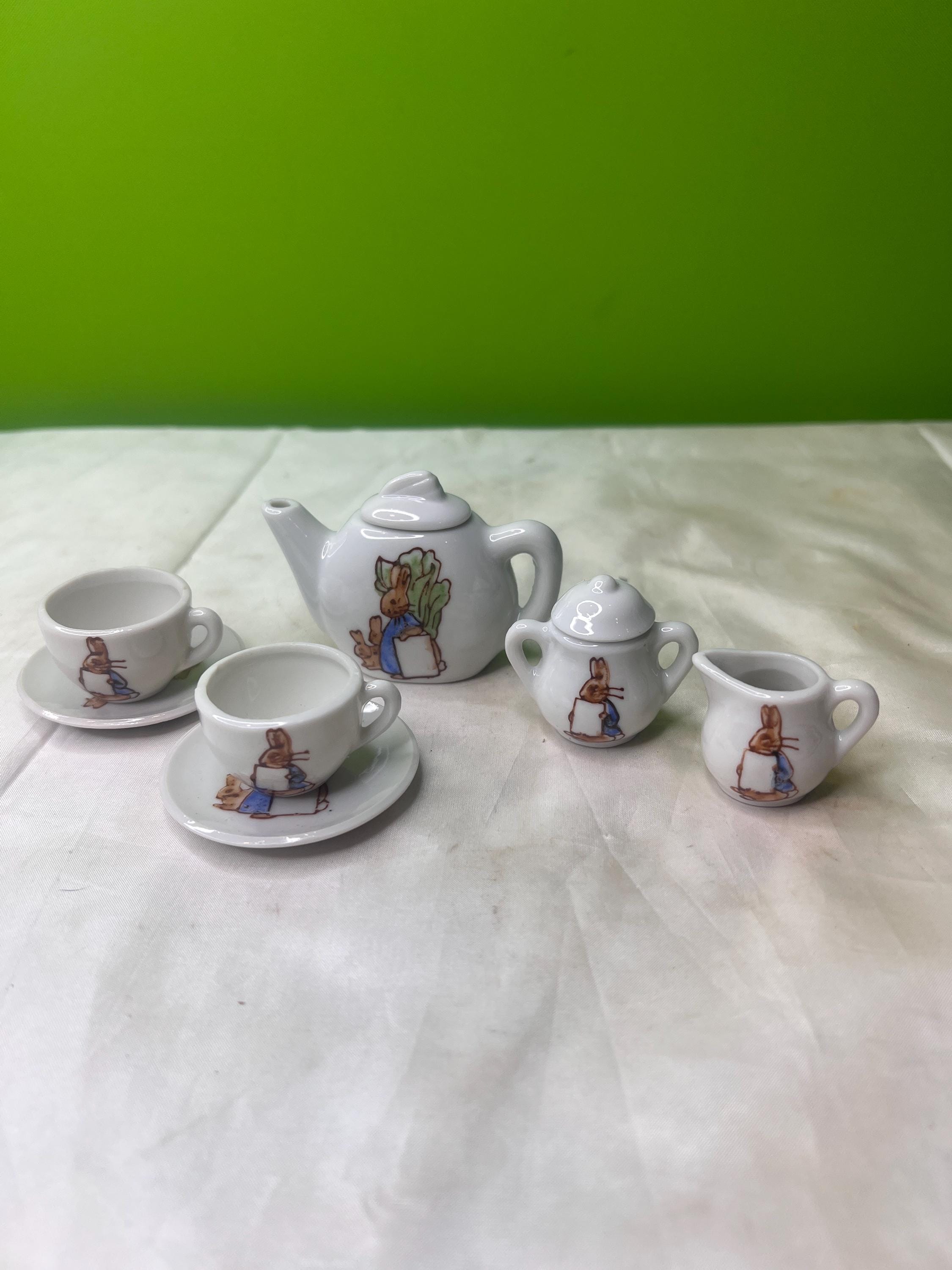 希少ピーターラビット　ミニチュアティーポット＆カップ＆ソーサ 希少ピーターラビット ミニチュアティーポット＆カップ＆ソーサ