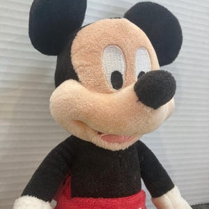 Klassisk 25 cm Musse Pigg-plysch från Disney Parks bild 2