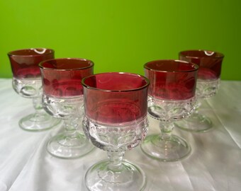 Vintage Kings Crown Cranberry Flash Wasserkelch Set mit 5 klaren roten Glaswaren Fingerabdruck Tiffin Franziskaner Stemware Panchos Porch
