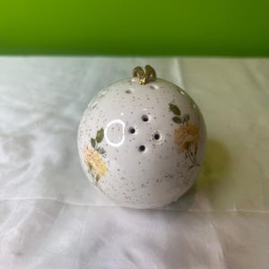 Vintage &quot;Ye Olde Ceramic Pomander&quot; Potpourri Pomander ~ Yellow Floral Design