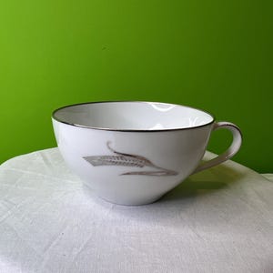 Vintage Fukagawa Arita Fine China ~ Made in Japan ~ Hand Painted “Silver Wheat” Pattern #931 Tea Cup