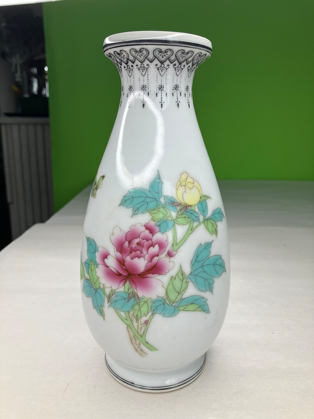 Vintage Fine Porcelain Vase With Gorgeous Asian Hand Painted Flower ...