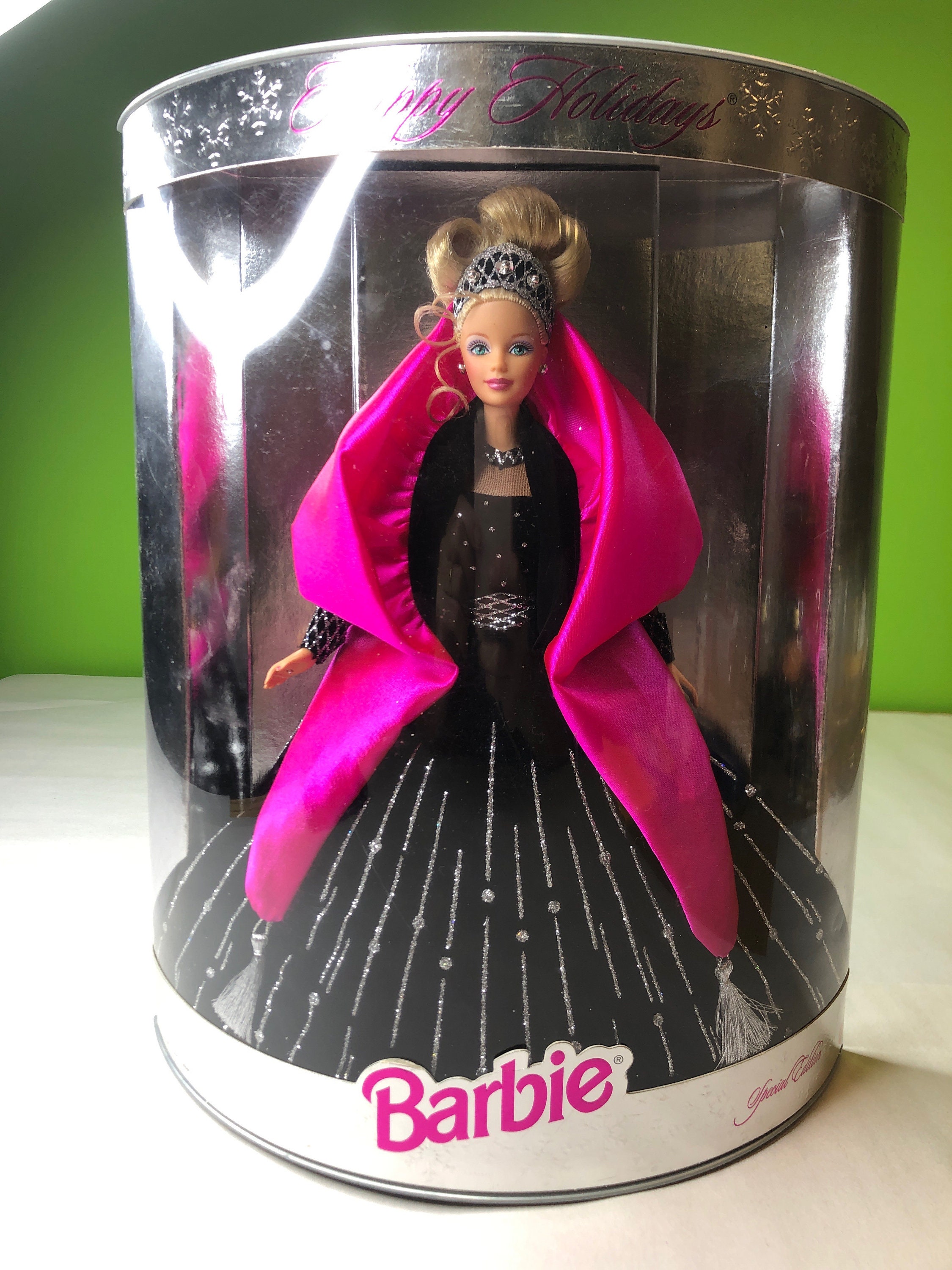 Holiday barbies online from the 90s