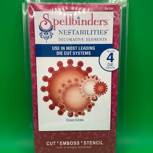Puede incluir: Juego de troqueles Spellbinders Nestabilities Crown Circles, incluye 4 troqueles, se utiliza en la mayoría de los sistemas de troquelado líderes, cortar, estampar, plantilla con una sola plantilla, instrucciones incluidas.
