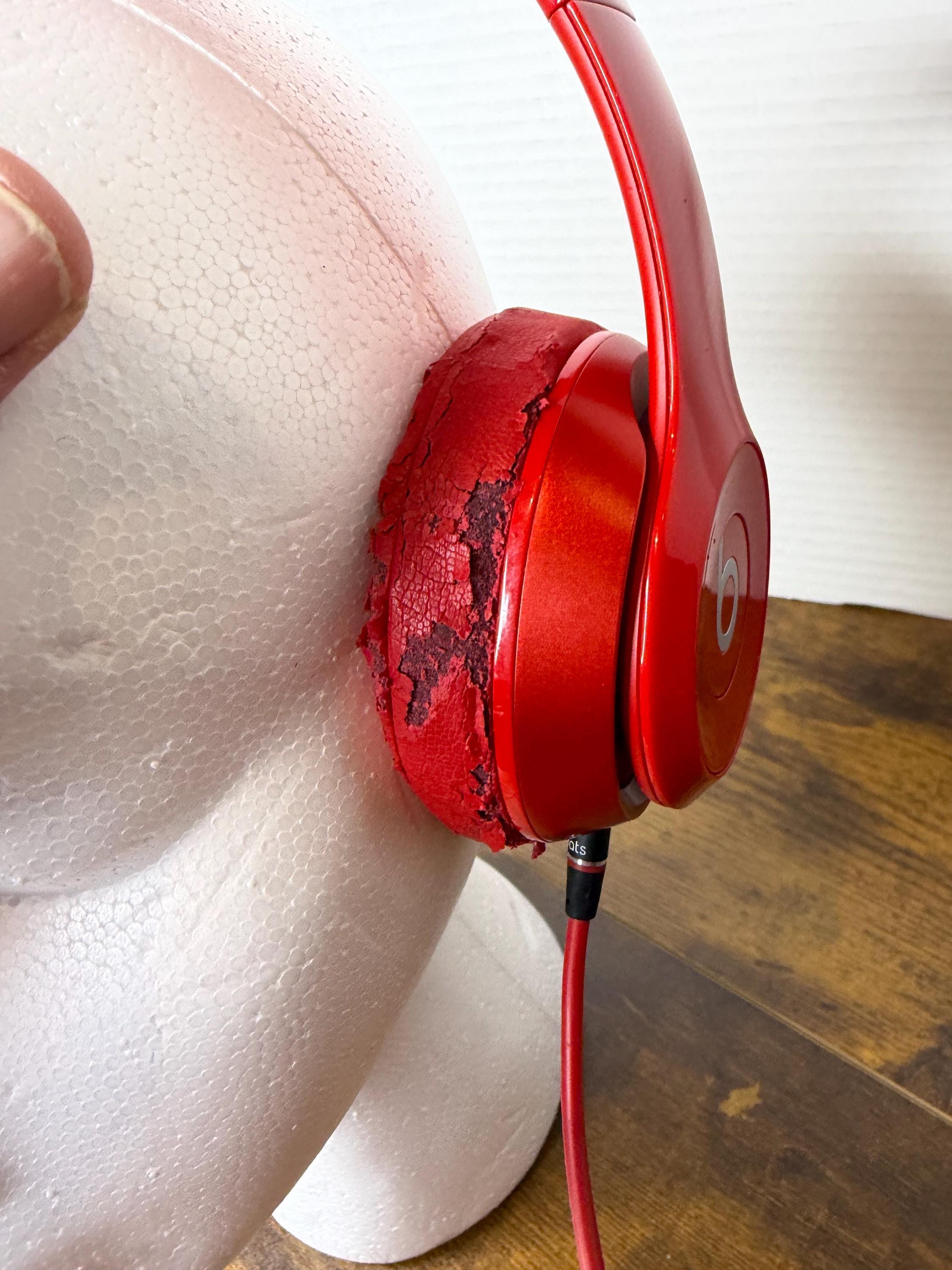Beats by Dr. Dre Solo2 ワイヤレスオンイヤーヘッドホン（レッド