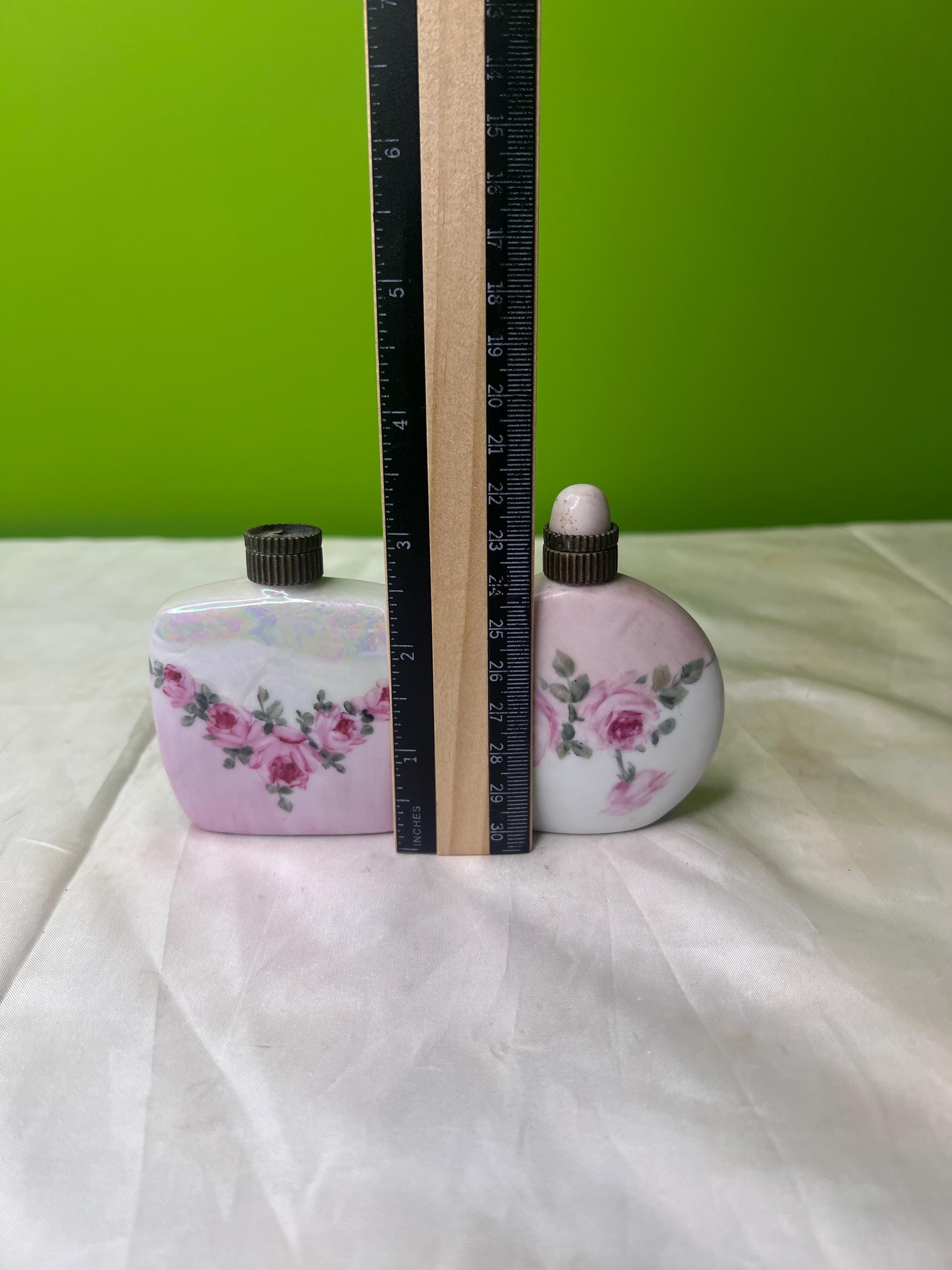 ヴィンテージ風セラミック/磁器製香水瓶2本セット ～ ピンクの花柄 