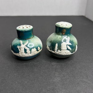 Vintage Porcelain Green Ombré Gradient Embossed White Windmill Salt and Pepper Shaker Set