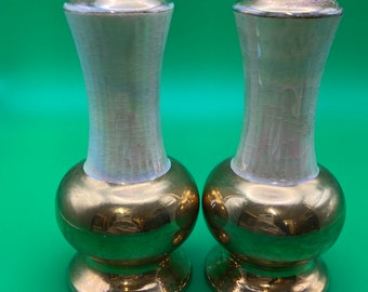 Vintage Porzellan schillernde Perlenhals und Gold Basis Salz und Pfefferstreuer