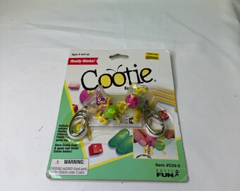 cootie キーチェーン Vintage COOTIE Game Keychain Set by Basic Fun Hasbro - Etsy