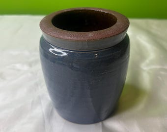 Pot de poterie bleue vintage, poterie d'argile, pot de beurre, trésors de coeur tendre