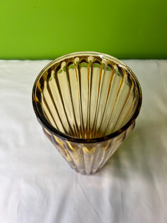 ヴィンテージ トールリブ アンバーガラス フラワーベース ~ 高さ約