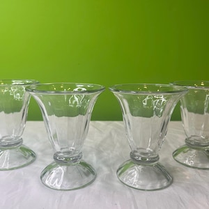 Vintage Set of 4 Libbey Glass Ice Cream Sundae Dishes - Vintage Milkshake Glasses - Old Fashioned Soda Fountain Glassware
