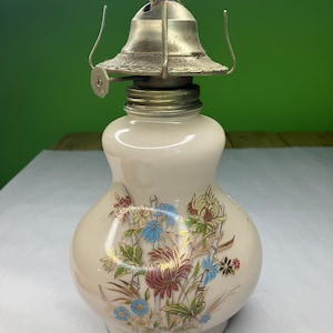 Vintage Kassandrarufs Glass Oil Lamp with beautiful flower design