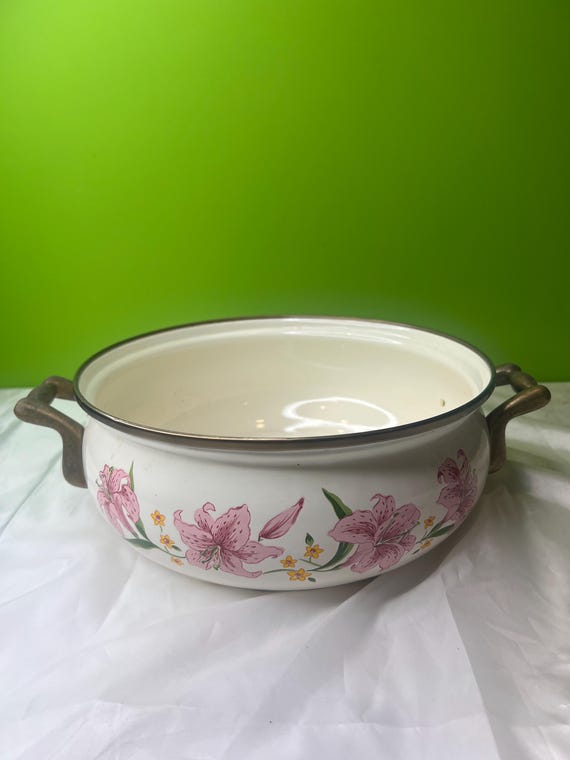 Vintage Normandie Taiwan Pink Lilie Blumen Schwerer Emaille Kochtopf mit Messinggriffen ~ Möglicherweise als Boden für Double Broiling verwendet