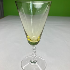 VinYellow Clear Glass Twisted stem CordialGlass