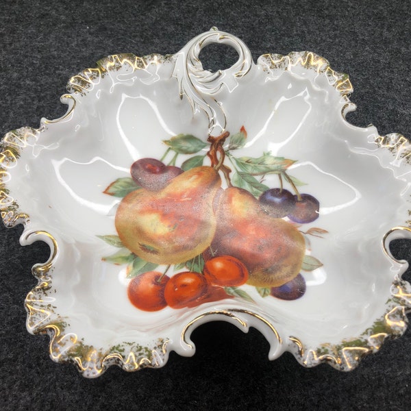 Vintage Clover Shaped Porcelain Hand painted Bowl with Scalloped Edging and Gold trim Beautiful Fruit subject