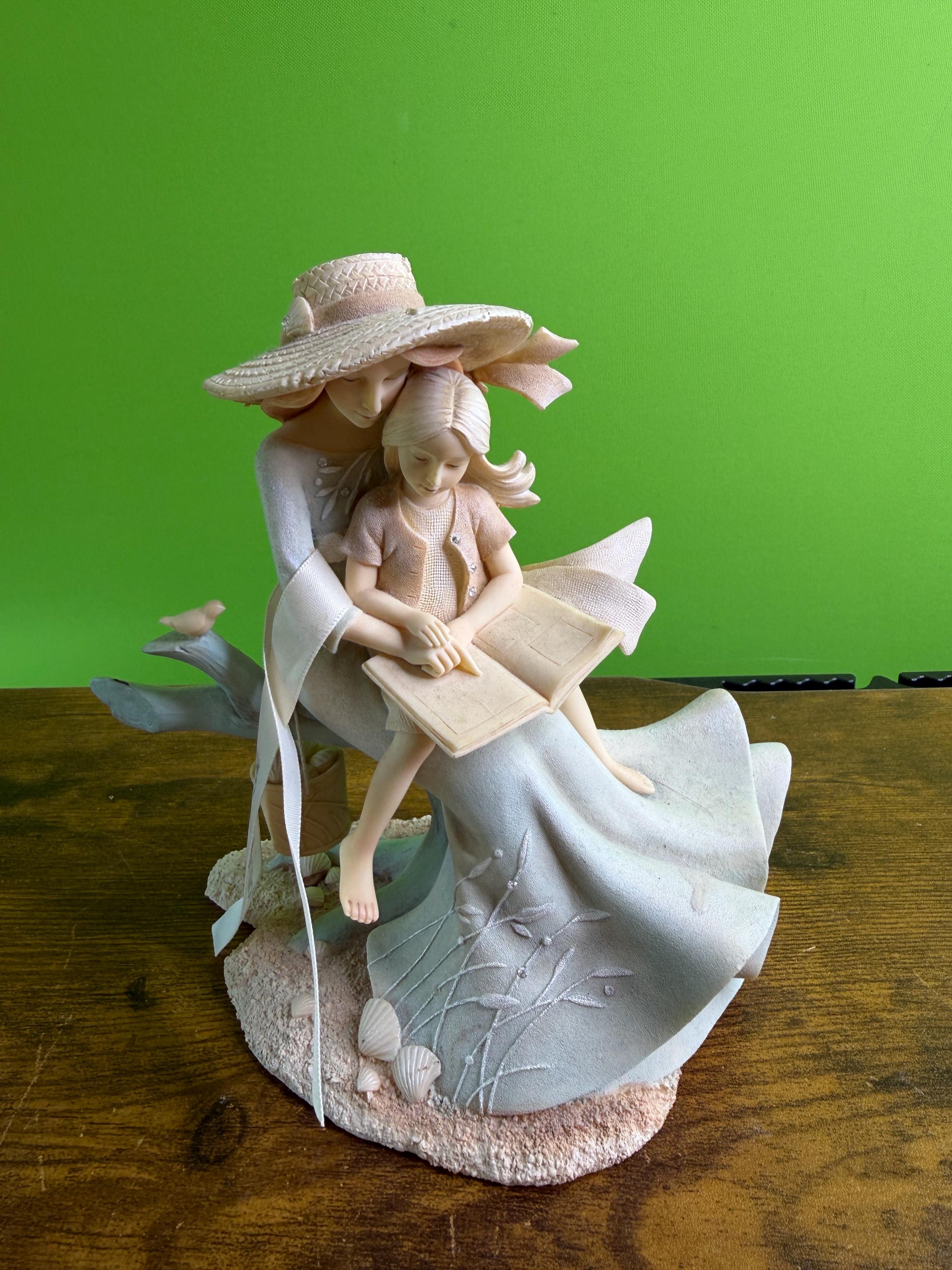 Child reading sculpture - Etsy 日本