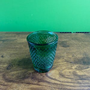 Vintage grön flashglas-hobnail-ljuslykta – liten tandpetare ~ Möjligen handgjord ~ Flash-bärande
