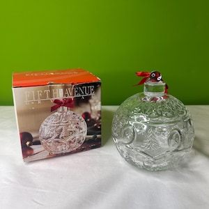Vintage Fifth Avenue Crystal 5,25 &quot;geschliffenen Glas Ornament Teller Weihnachten Candy Bowl