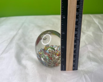 ヴィンテージの卵型アートガラスペーパーウェイト、マルチカラー