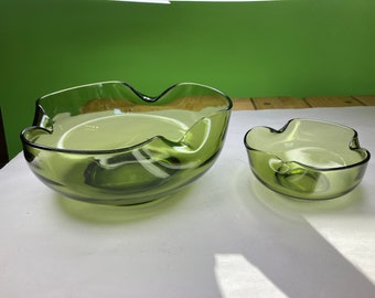 Vintage Avocado Green Glass Ruffled Edge Chip and Dip Bowl set