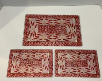 Lot de 3 sous-plats rectangulaires rectangulaires en verre trempé Old World Cranberry Cranberry, vintage