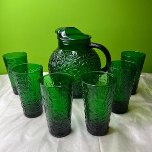 Vintage Emerald Green Anchor Hocking Milano Lido Pitcher ~ Forest Green Crinkle Glass Ball Pitcher ~ Very Chipped Spout ~ 6 Matching Glass