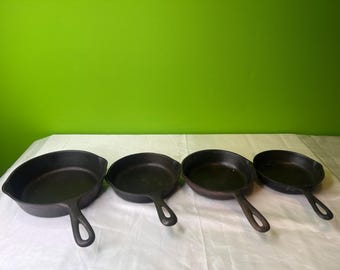 Vintage Unbranded Double Tüllenauswahl an Gusseisenpfannen ~ 4 Auswahlmöglichkeiten