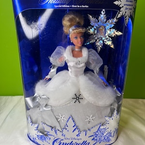 Vintage 1996 Walt Disney Cinderella Barbie Doll Special Edition By Mattel (NEW)