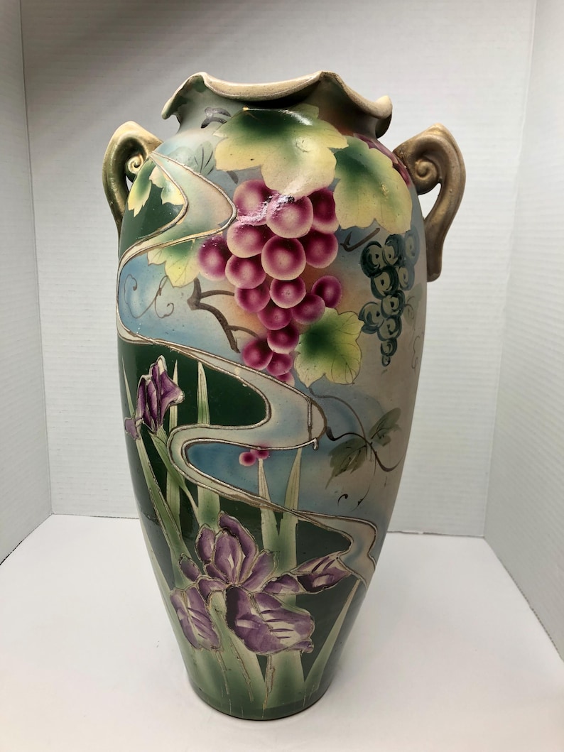 Photo inspiration: Picture Idea: Vintage Hand Painted Ceramic Floor Vase With Pinched Mouth Green