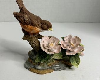 Vintage Porzellan Vogel auf einem Ast handbemalte Figur