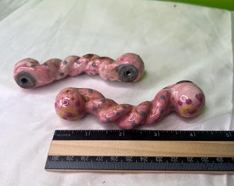 ヴィンテージの手描きの陶器製金具各種〜引き出しの取っ手とノブ〜ネジ
