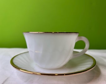 Taza y platillo de café y té de Anchor Hocking Fire King Oven Ware vintage, de vidrio con leche en forma de remolino y borde dorado