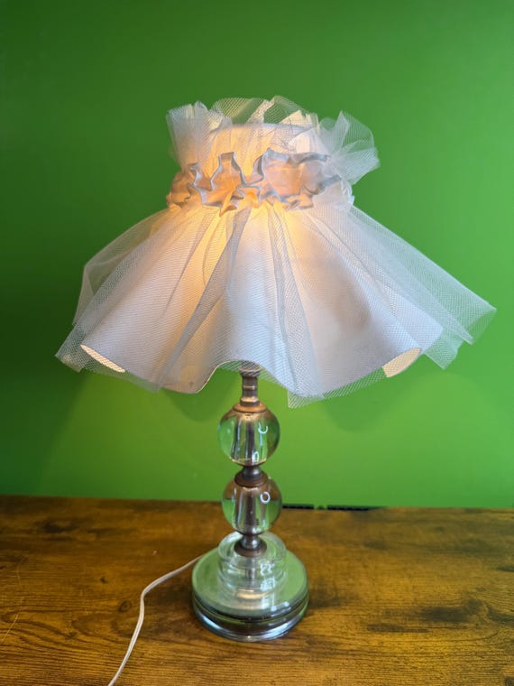 Vintage Table Lamp with a plastic and ruffled white lace clip-on lampshade~ Works! Read Shop Disclaimer